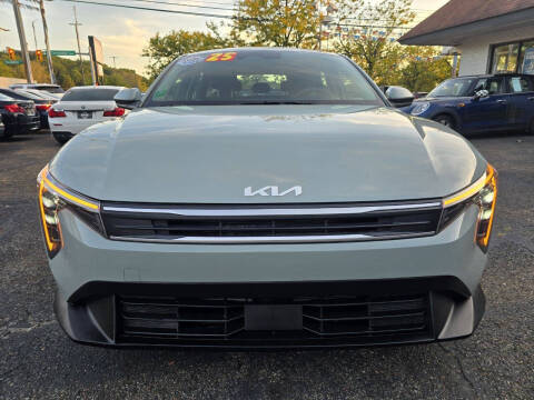 2025 Kia K4 LXS