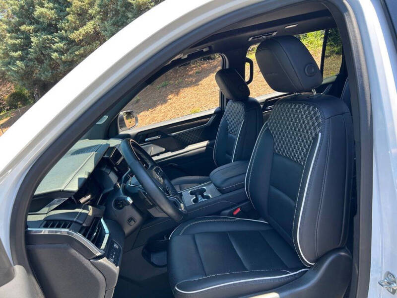 2025 GMC Acadia Denali