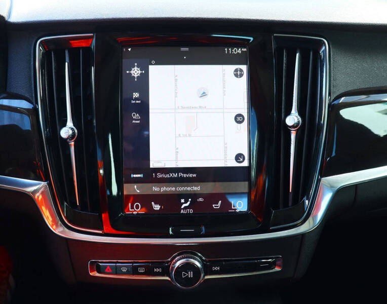 2018 Volvo S90 T8 Momentum