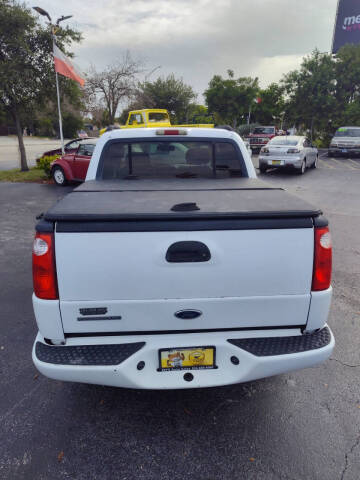 2004 Ford Explorer Sport Trac XLT