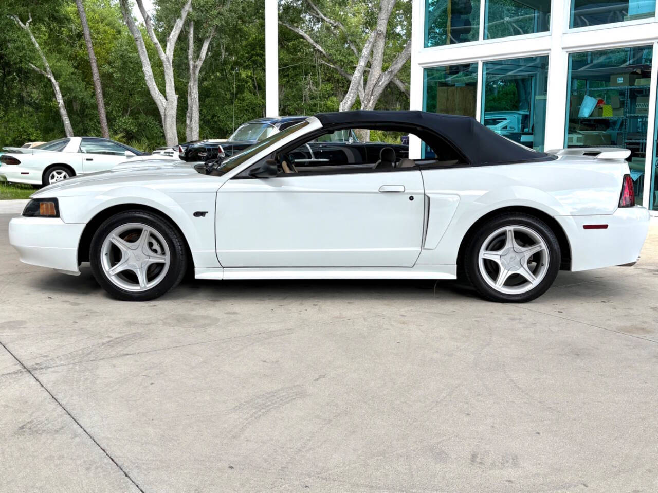 2001 Ford Mustang 24