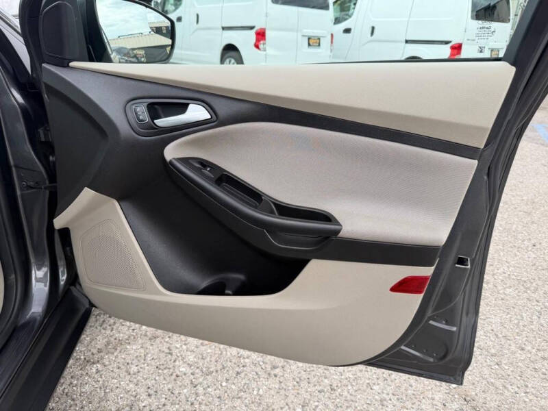 2017 Ford Focus SE