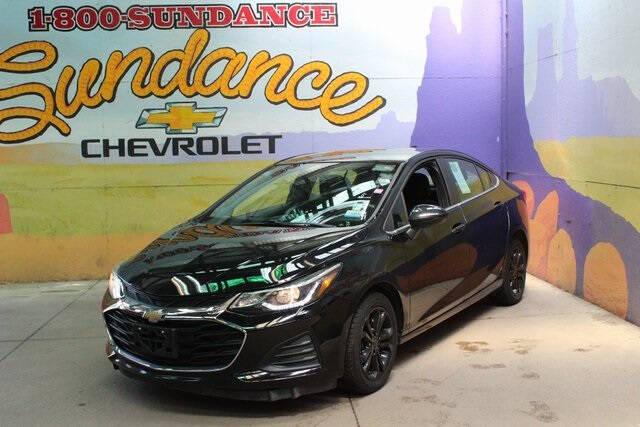 Used 2019 Chevrolet Cruze LT with VIN 1G1BE5SM3K7109756 for sale in Grand Ledge, MI
