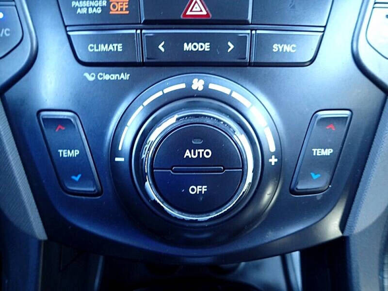 2017 Hyundai Santa Fe SE