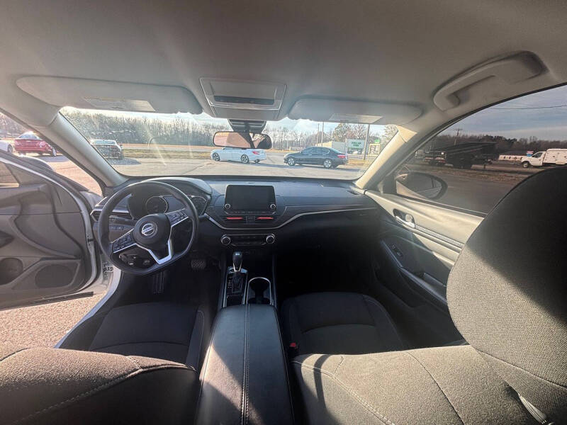 2024 Nissan Altima 2.5 SV