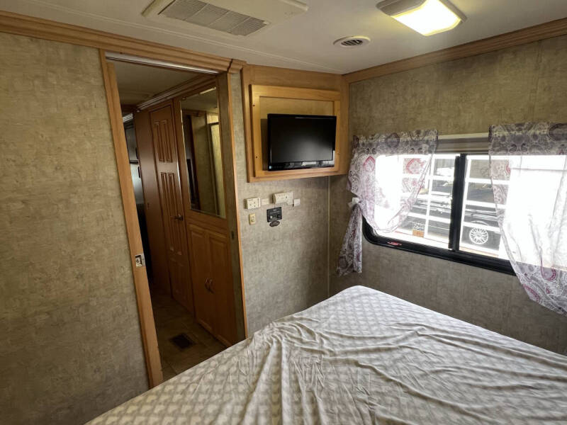 2005 Freightliner xc37