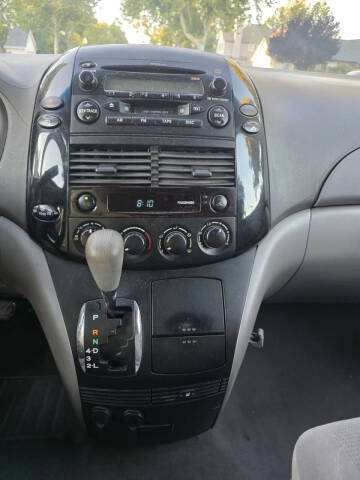 2004 Toyota Sienna