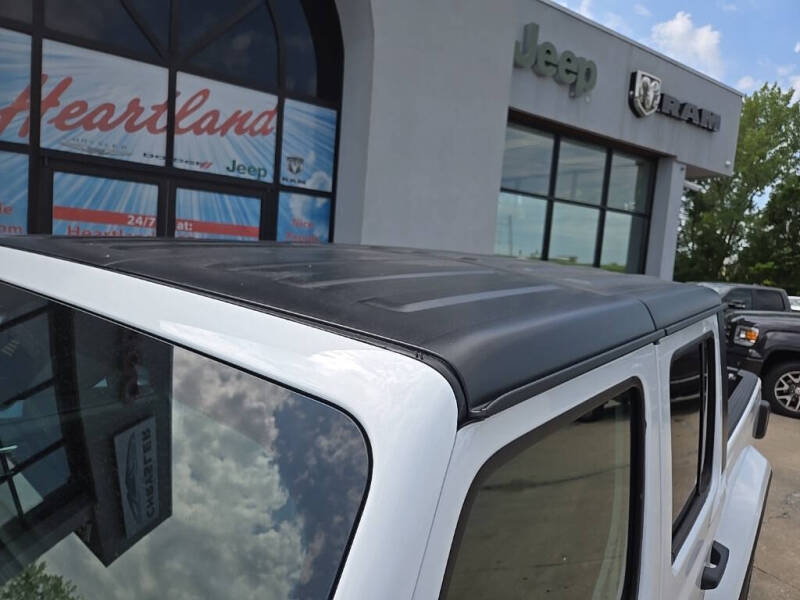 2025 Jeep Gladiator Sport