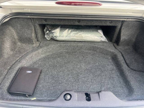 2004 Ford Thunderbird Deluxe