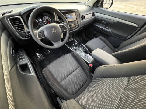 2018 Mitsubishi Outlander ES