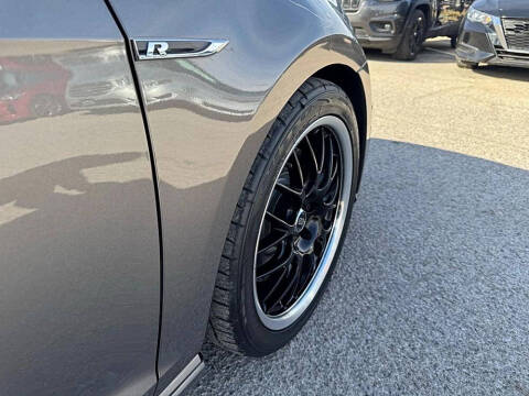 2017 Volkswagen Golf R 4Motion