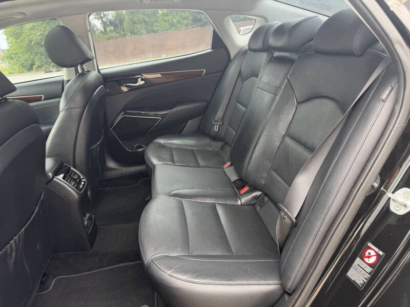 2017 Kia Cadenza Technology