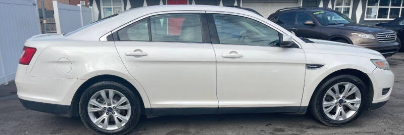 2011 Ford Taurus SEL