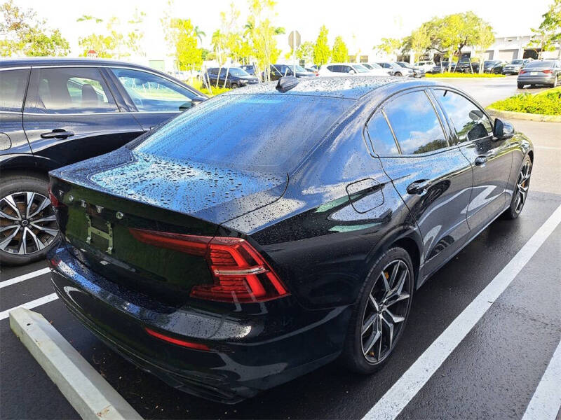 2022 Volvo S60 Recharge T8 Polestar Engineered