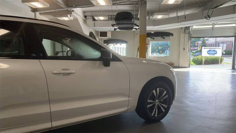 2025 Volvo XC60 B5 Core Dark Theme