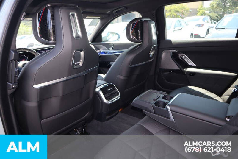 2025 BMW 7 Series 740i