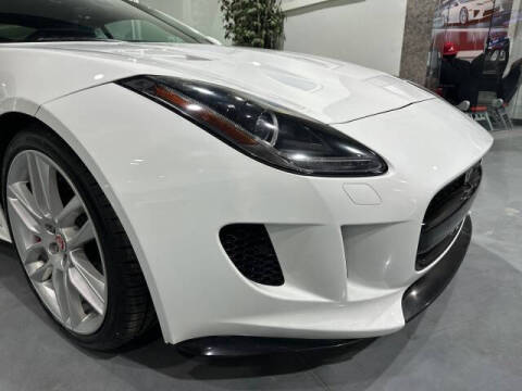 2016 Jaguar F-TYPE R