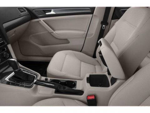 2018 Volkswagen Golf TSI SE