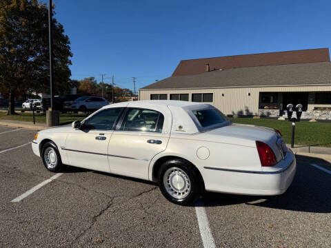 2000 Lincoln Town Car Executive