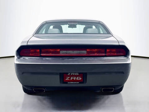 2011 Dodge Challenger SE