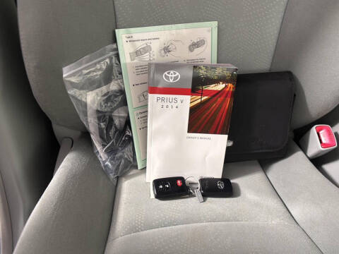 2014 Toyota Prius v Three