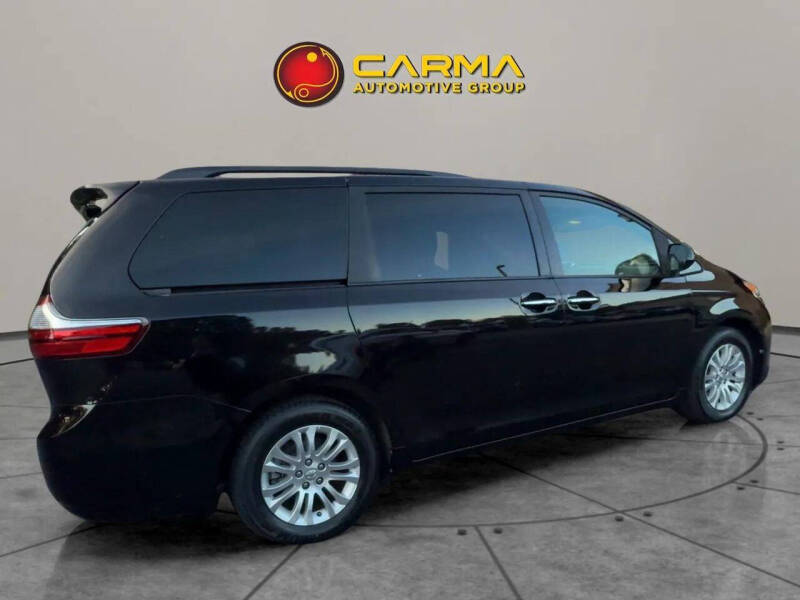 2017 Toyota Sienna XLE Premium 8-Passenger