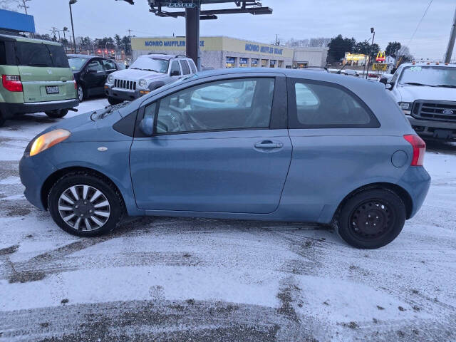 2007 Toyota Yaris for sale at QUEENSGATE AUTO SALES in York, PA