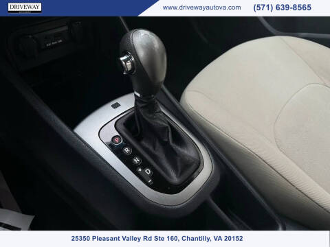 2012 Kia Rio 5-Door LX