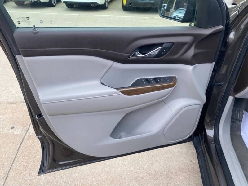 2020 GMC Acadia SLE