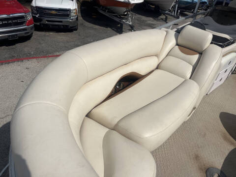 2011 Sun Tracker Regency Party Barge 22