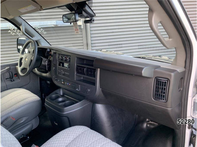 2025 Chevrolet Express 2500