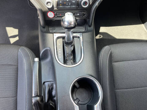 2016 Ford Mustang V6