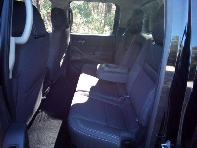 2022 Nissan Frontier SV