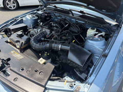 2007 Ford Mustang V6 Deluxe