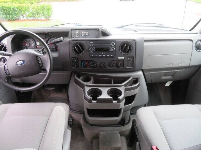 2014 Ford E-Series E-150 XLT