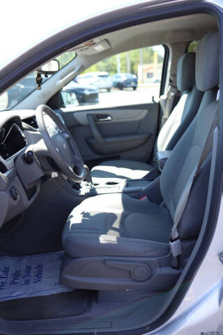 2017 Chevrolet Traverse LS