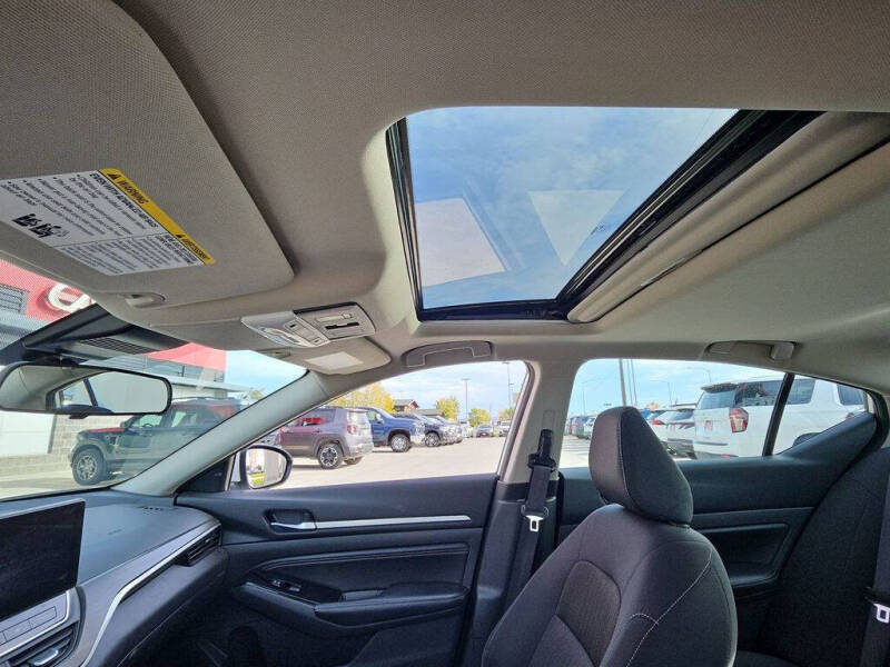 2023 Nissan Altima 2.5 SV