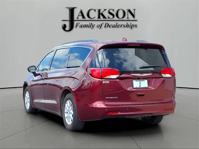 2020 Chrysler Voyager LX