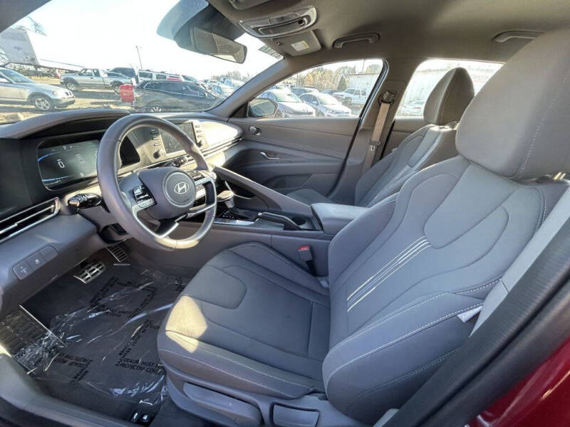 2025 Hyundai Elantra SEL Sport