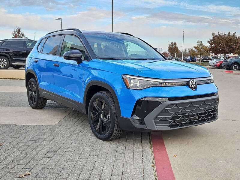 2025 Volkswagen Taos SE Black