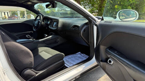 2021 Dodge Challenger SXT
