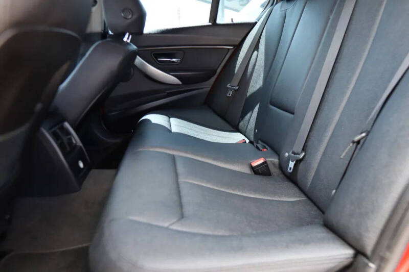 2018 BMW 3 Series 320i