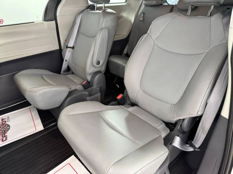 2021 Toyota Sienna XLE 7-Passenger
