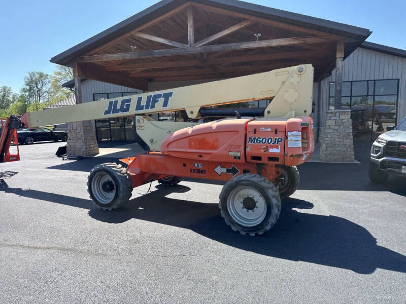 2014 JLG M600JP