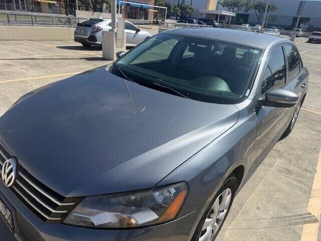 2014 Volkswagen Passat 1.8T S PZEV