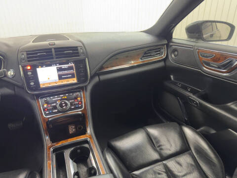 2017 Lincoln Continental Select