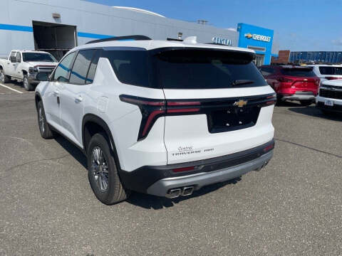 2025 Chevrolet Traverse LT