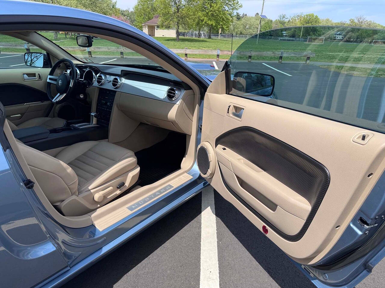 2007 Ford Mustang 14