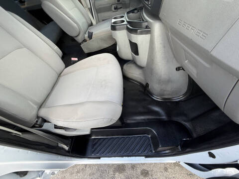 2012 Ford E-350