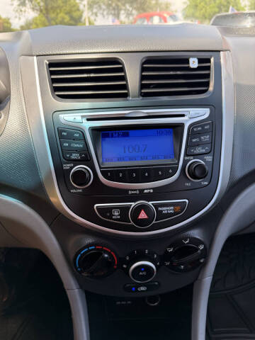 2012 Hyundai Accent GS